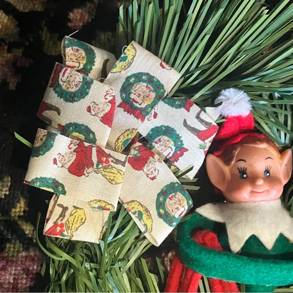 Vintage Handmade Christmas Knee-Hugger Elf Small Wreath